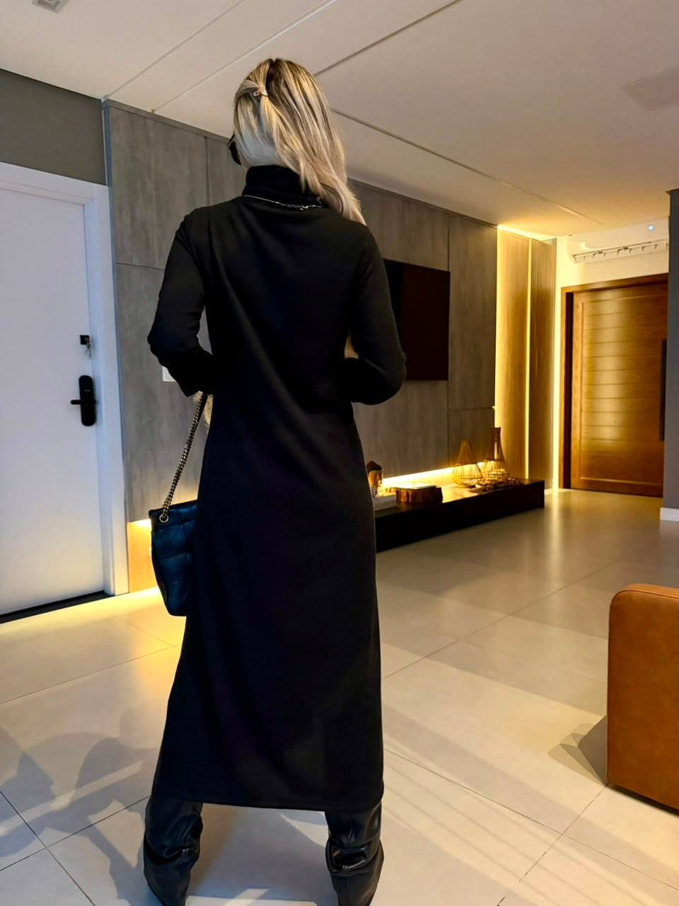 Vestido Midi Tricot Canelado Preto